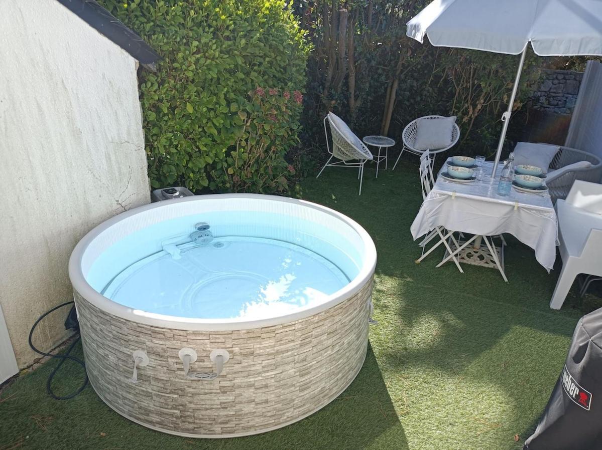 Ty Malauna Jacuzzi ラ・トリニテ・シュル・メール エクステリア 写真